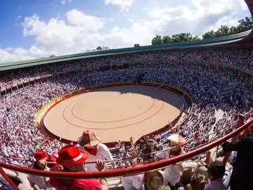 Plaza de toros de Pamplona en San Fermín Plaza de toros de Pamplona en San Fermín