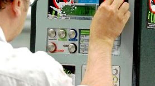 Los residentes s&iacute; se benefician en Barcelona de descuentos y el precio de la tarjeta anual es inferior a la media nacional (57,2 euros)