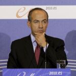Calderón: «Si ven polvo es porque limpiamos la casa»