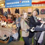 Nora de Liechtenstein y Fiona Ferrer. Detrás, Lola Herrera, Visita Garmendia y Cecilia Ramírez