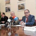 Los representantes de la CECA, ayer en la sede de la Confederación de Empresarios de Andalucía, en Sevilla