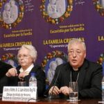 Maria Rosa de la Cierva y el obispo Reig Pla adelantaron que la fiesta contará con una cabalgata de Reyes Magos, muchos villancicos, miles de familias llegadas del extranjero y, quizá, el testimonio de Vicente del Bosque