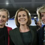 Cristina Cifuentes, María Dolores de Cospedal y Esperanza Aguirre, ayer, en el Palacio Municipal de Congresos de Madrid