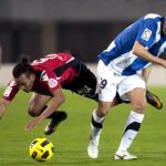 El mallorquinista Nsue en la disputa de un balón