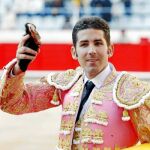 Magisterio de Enrique Ponce y dos orejas benévolas