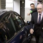 El exvicepresidente del Gobierno Rodrigo Rato a su salida esta mañana de su despacho.