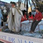 El ahora diputado Xavier Crespo en los carnavales de Lloret de Mar disfrazado de romano sobre una carroza