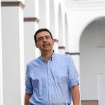 Mario Jiménez ayer, antes de ofrecer la rueda de prensa en el Parlamento