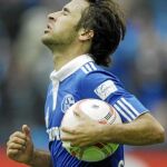 Raúl primer gol oficial en el empate del Schalke