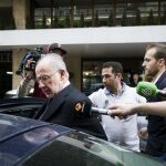 El exvicepresidente del Gobierno y ex director gerente del FMI, Rodrigo Rato a la salida de su domicilio en Madrid.