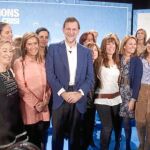 Rajoy se rodeó de 500 mujeres en un acto para arropar a Sánchez-Camacho