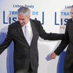 El primer ministro portugués, el socialista José Sócrates, y el presidente del Gobierno español, José Luis Rodríguez Zapatero, en una imagen de archivo