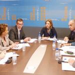 Los dirigentes de campaña del PPCV reunidos en su sede en Valencia