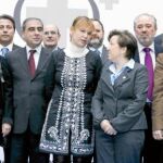 La ministra Leire Pajín se estrenó ante las autonomías en el mismo Pleno del Interterritorial en el que se produjo la despedida de la consejera catalana, Marina Geli, a la izquierda