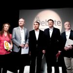 Oltra (Compromís), Punset (Ciudadanos), Fabra (PP), el moderador Guzmán, Puig (PSPV), Montiel (Podemos), y Blanco (EU)