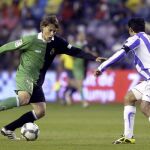 El Valladolid salva el primer órdago tras derrotar al Racing (2-1)
