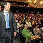 El consejero de Familia, César Antón, en la apertura de curso de la Universidad de la Experiencia