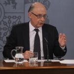 El ministro de Hacienda durante la rueda de prensa del Consejo de Ministros