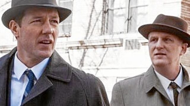 «PUBLIC MORALS» Alicientes: Algunos cinéfilos se acordarán de su creador y protagonista, Edward Burns, a quien incluso se le llegó a comparar con Woody Allen. Esta ficción viene avalada por Steven Spielberg. Incógnitas: Puede que su argumento –un policía que se mueve entre la honestidad y la corrupción– esté ya un poco trillado.