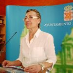La teniente de alcalde, Maria del Carmen Pelegrín, durante la rueda de prensa posterior a la junta de Gobierno, en la que informó de todos los temas