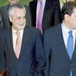 Griñán fracasa: Unicaja y Cajasol pujarán por separado por Cajasur