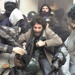 El policía agredido, miembro de la Guardia de Finanzas, nació en el sur de Italia, está casado y tiene dos hijos