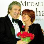 En diciembre del 2003 durante la entrega a la actriz de la medalla de la Academia de Cine