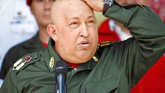 Chávez, el pasado sábado, durante la ceremonia de bienvenida al presidente boliviano Evo Morales en Caracas