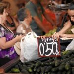Los mercados de Madrid y Barcelona no dan a basto, están saturados de hortalizas que no venden