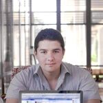 Omar Aziz, un estudiante de Derecho, es el fundador del grupo de Facebook de donde surgió el movimiento antitalibán