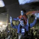 Decenas de miles de egipcios estuvieron ayer pendientes del anuncio de Mubarak
