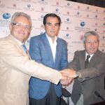 José Luis Escañuela, José Antonio Nieto y Juan Miguel Navas, presidente de la Federación Andaluza, ayer