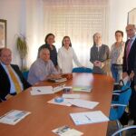 Imagen de la junta de FERE junto a Juan Antonio Ojeda (1izq)