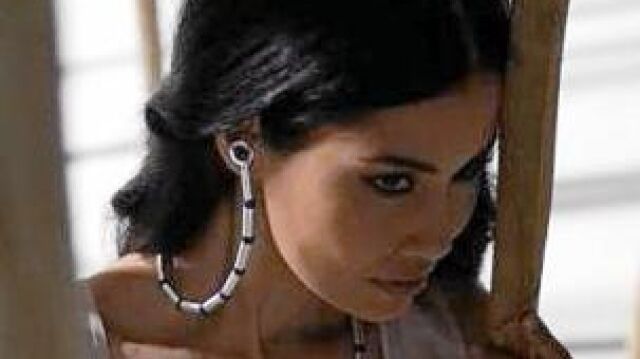 El collar con bluetooth de la firma alemana Novero ha levantado gran expectación entre los asistentes al Mobile World Congress de Barcelona