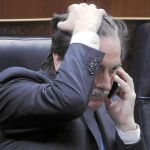 El ministro de Trabajo, Valeriano Gómez, ayer, durante la aprobación en el Congreso de la ley de reforma de la Seguridad Social