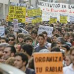La iniciativa «Juventud sin futuro» ha reunido a miles de jóvenes hoy en Madrid