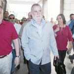 Torrijos llegó a los juzgados arropado por los miembros de Izquierda Unida