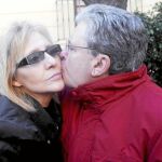 La madre del consejero de Cultura recibió ayer numerosas muestras de apoyo