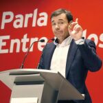 En el vídeo del candidato a la Comunidad de Madrid, Tomás Gómez, no aparecen ni él ni las siglas