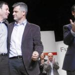 Gómez, ayer, junto al candidato de Móstoles, David Lucas, y José Bono
