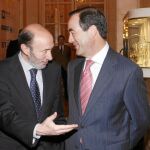 Rubalcaba y Bono, entre los que superan el millón de euros.