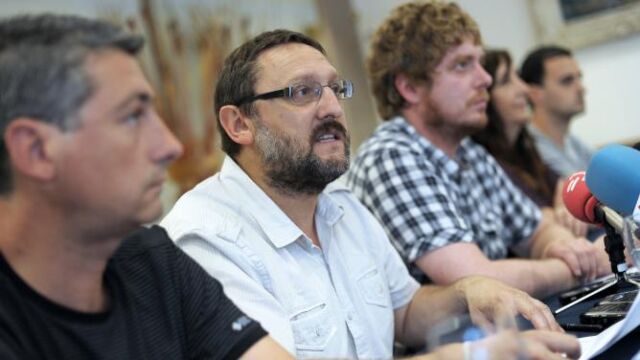 Óscar Matute, de Alternatiba; Txelui Moreno, de la izquierda abertzale, y Maiorga Ramírez, de EA