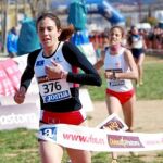 NURIA FERNÁNDEZ atraviesa la meta por delante de Diana Martín, que había ido en cabeza durante toda la carrera