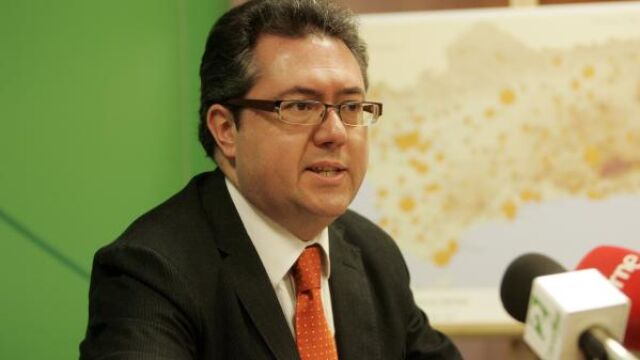 Juan Espadas: «Zoido tiene un rictus molesto, está enfadado y contagia a la ciudad»