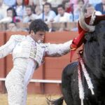 Miguel Abellán da ayer un pase de pecho a su segundo en Sevilla