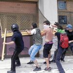 Los enfrentamientos entre la Policía y los radicales en las calles de Atenas se saldaron con varios heridos