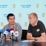El consejero de Cultura y Turismo, Pedro Alberto Cruz, y el alcalde de San Javier, Juan Martínez Pastor, ayer durante su comparecencia