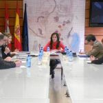 La consejera de Agricultura y Ganadería, Silvia Clemente, se reúne con los representantes de los ganaderos