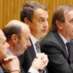 Zapatero, que ensalzó el paso dado por la izquierda abertzale, no dudó en cargar contra el PP por su postura en este casoZapatero, que ensalzó el paso dado por la izquierda abertzale, no dudó en cargar contra el PP por su postura en este caso