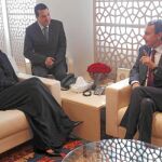 José Luis Rodríguez Zapatero conversa con la jequesa de Catar, Moza bint Nasser, en la sede de su Fundación
